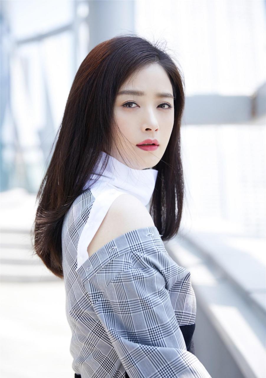 长发时的蒋欣 又酷又飒  #娱乐# #蒋欣