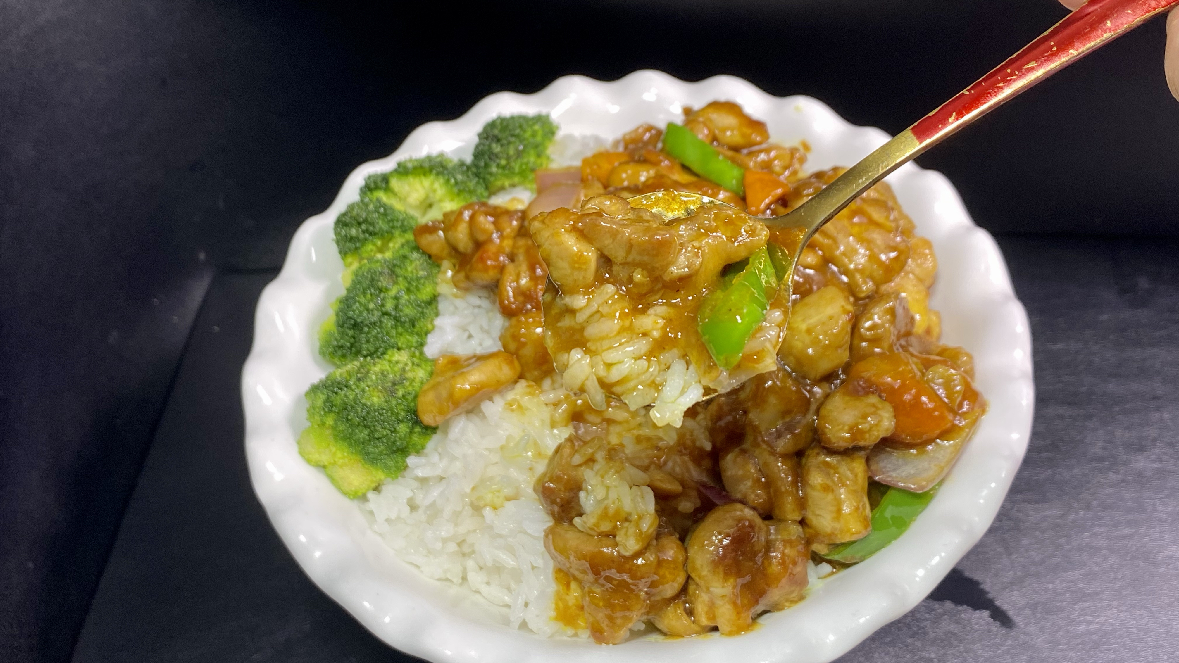 想吃鸡肉盖饭不用点外卖了,五块钱做一大盆,做法简单很好吃