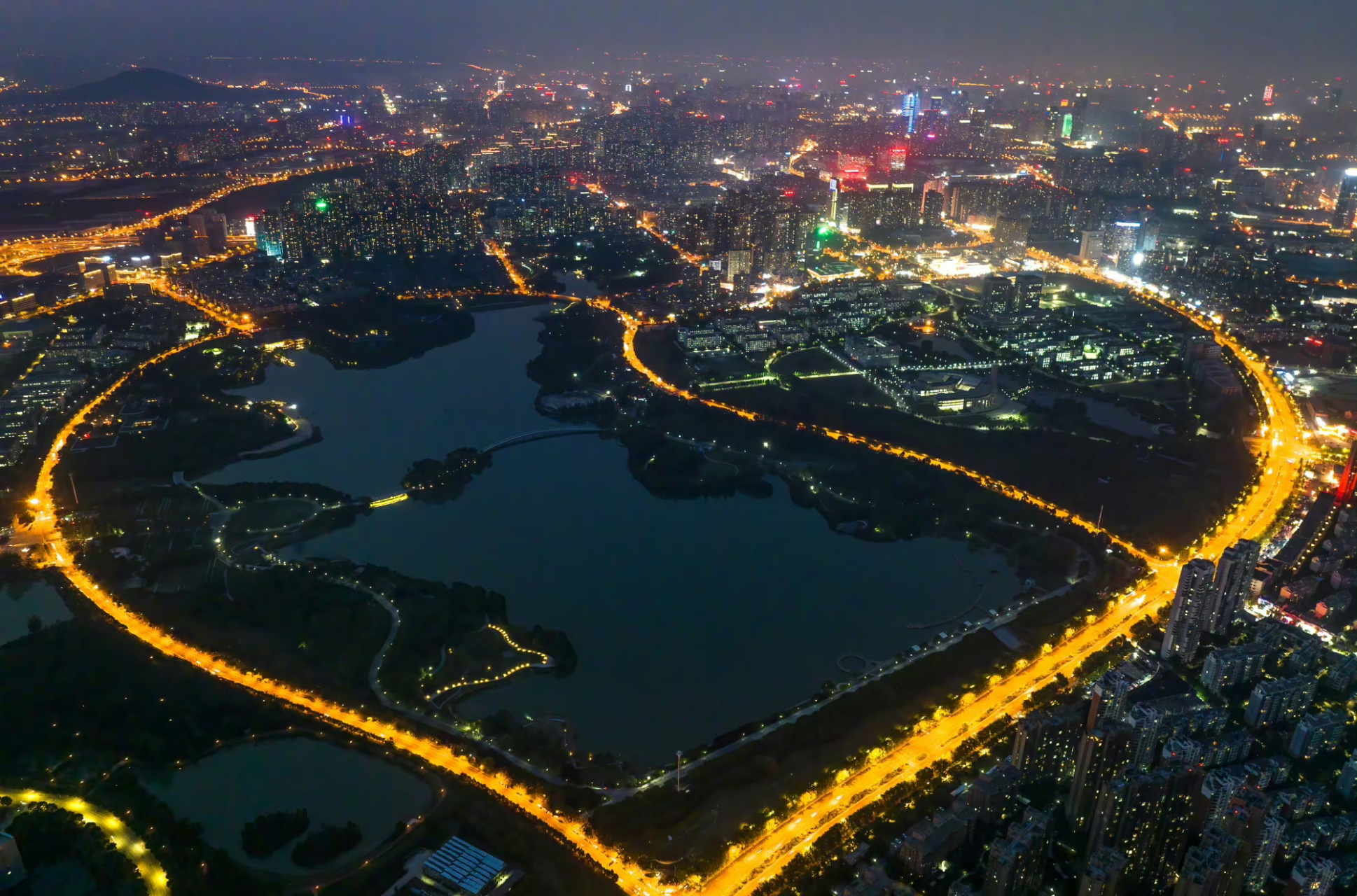 合肥翡翠湖公园夜景图片