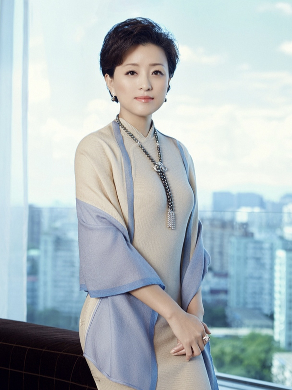 杨澜说:"婚姻可以图男人有钱,有权,有潜力,千万别只图他对你好.