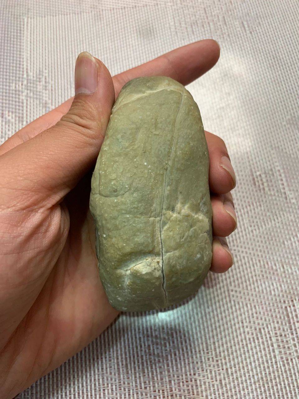 翡翠原石# #点击头像看直播# 300克,莫西沙,包浆皮,料子局部脱沙