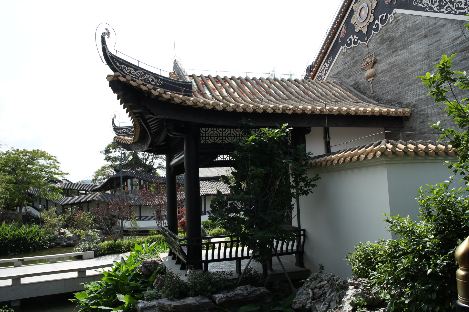 广州文化馆新新馆6: ---广绣园    广绣园小巧精致,以广府典型的府宅