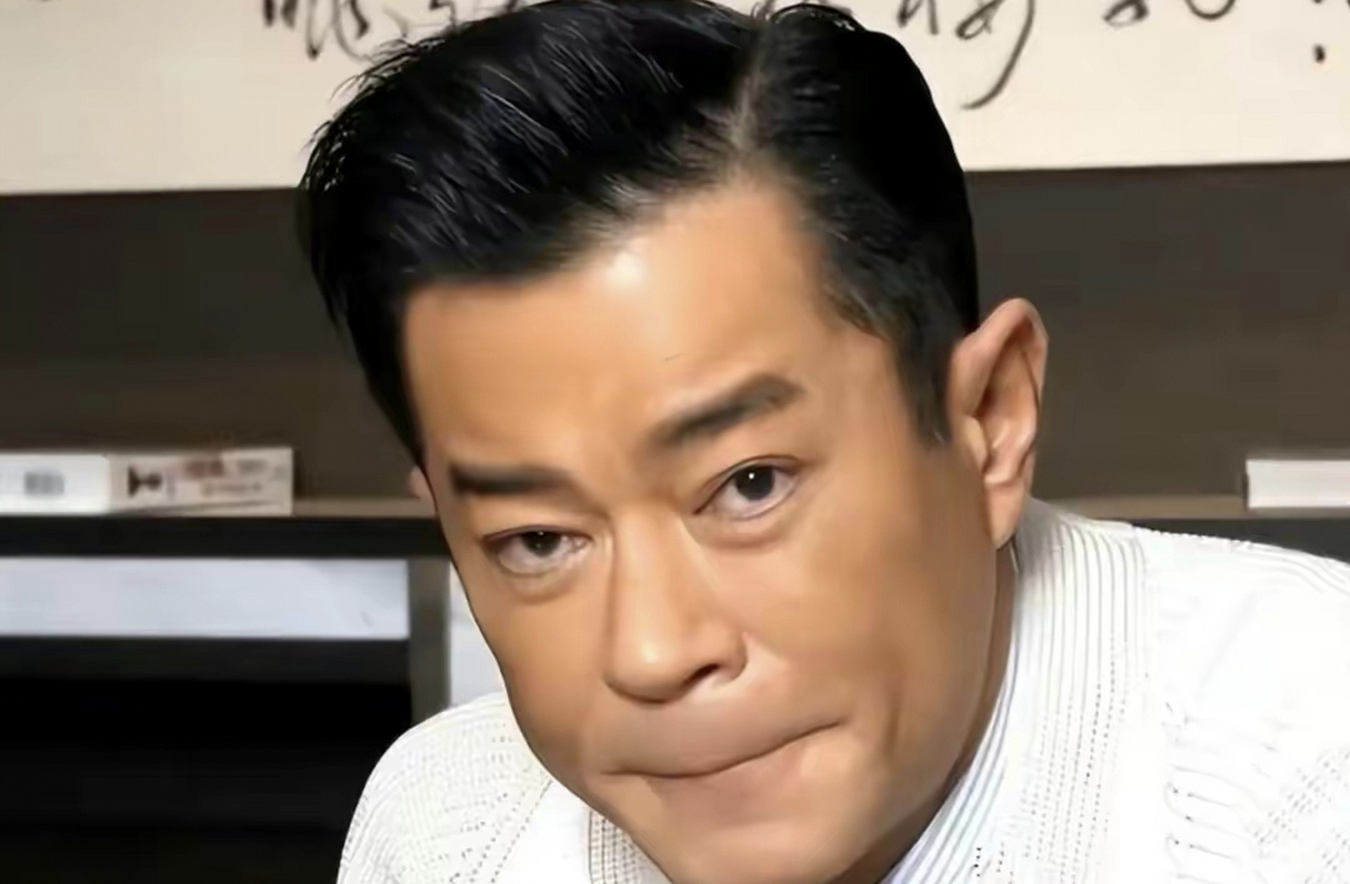 路人镜头下的吴彦祖生图,状态依然非常好,虽然吴彦祖已年近50了,但