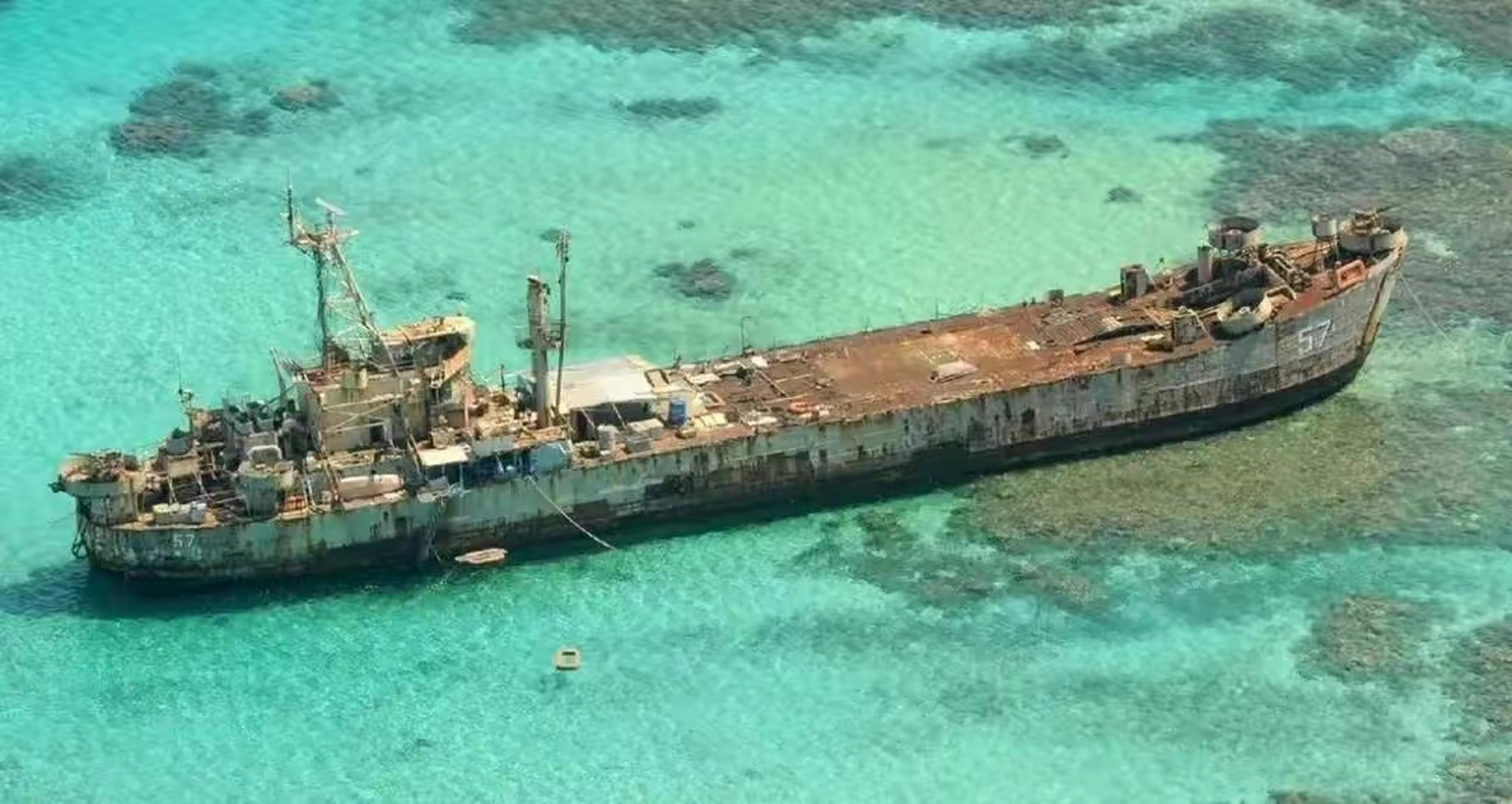 菲律宾决定继续补给仁爱礁搁浅船,重金引进带重型机枪的武装快艇