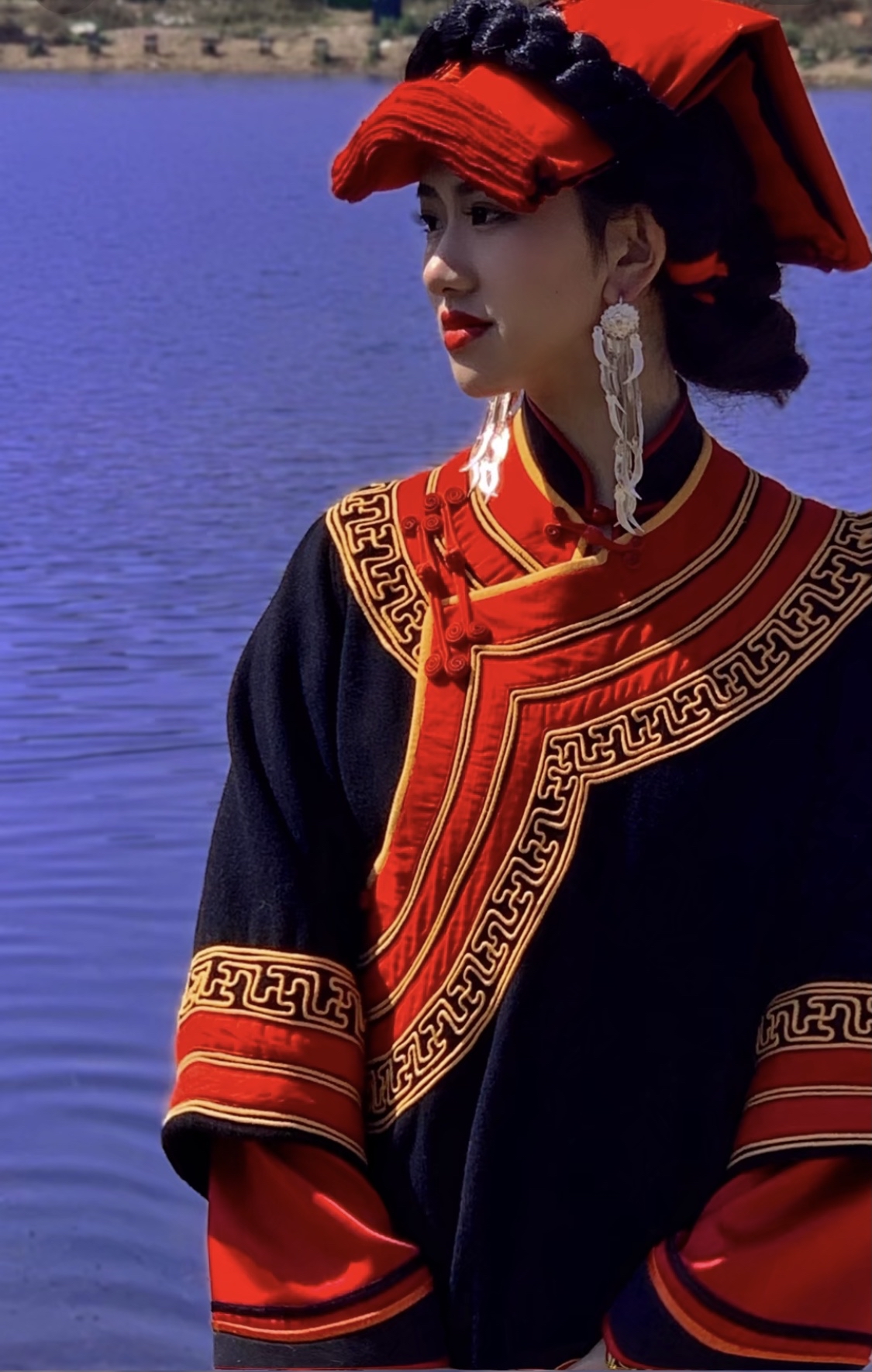 凉山彝族自治州的姑娘,天性善良,温柔,大方优雅