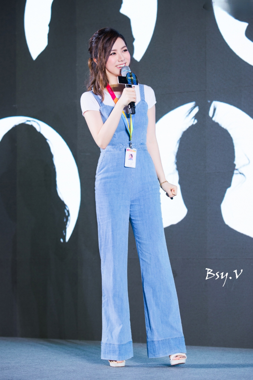 邓紫棋玉足合集