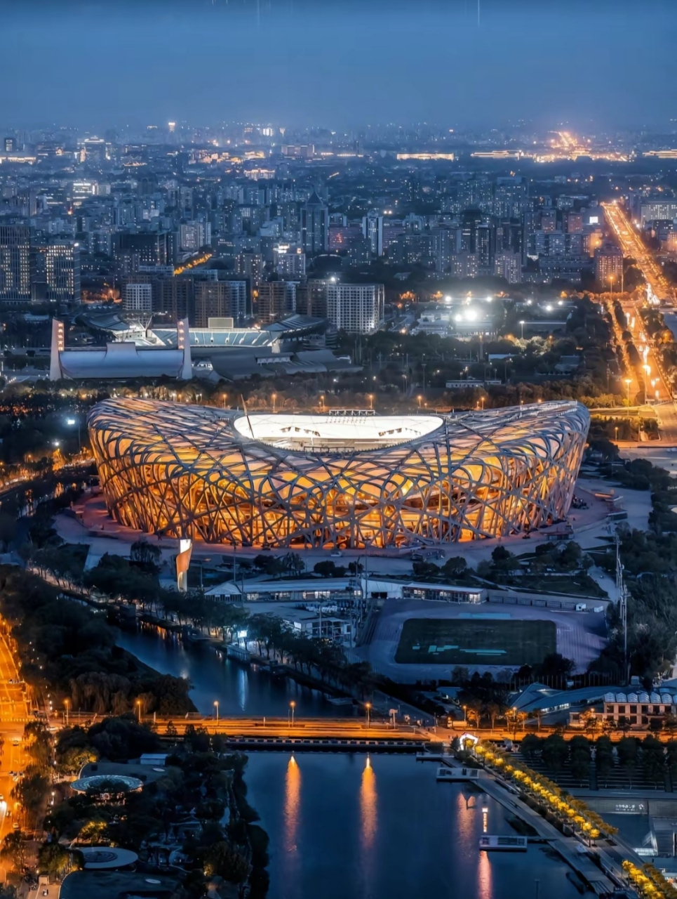 中国鸟巢建筑设计师图片