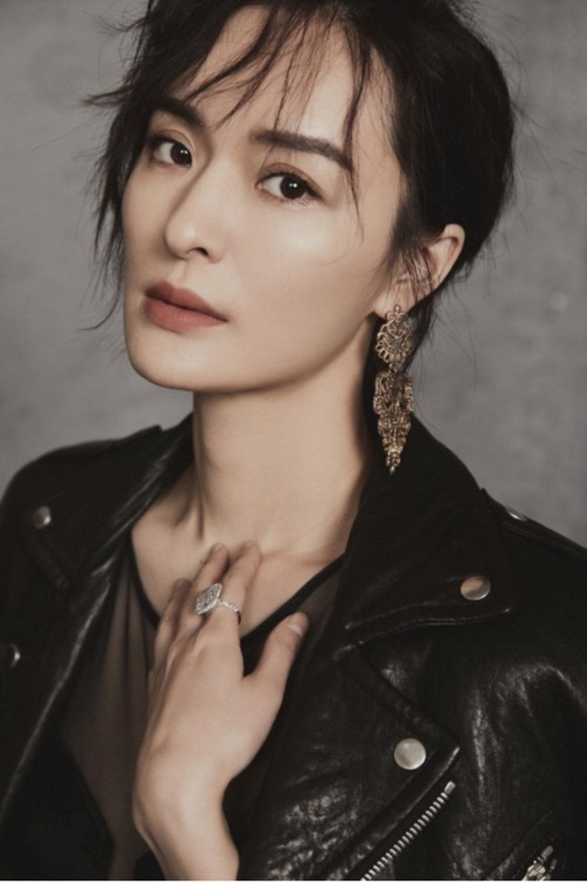 于越,1986年2月23日出生于山东省青岛市,中国内地女演员,2005年考入