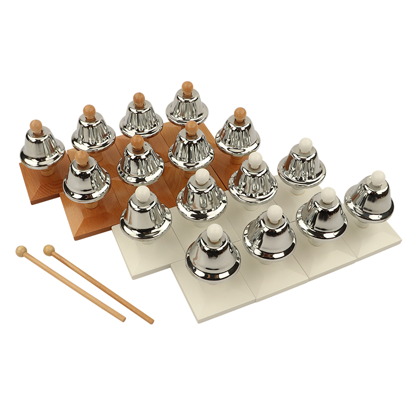 让孩子的音乐感觉更敏锐:使用蒙特梭利音感钟来锻炼孩子的耳朵