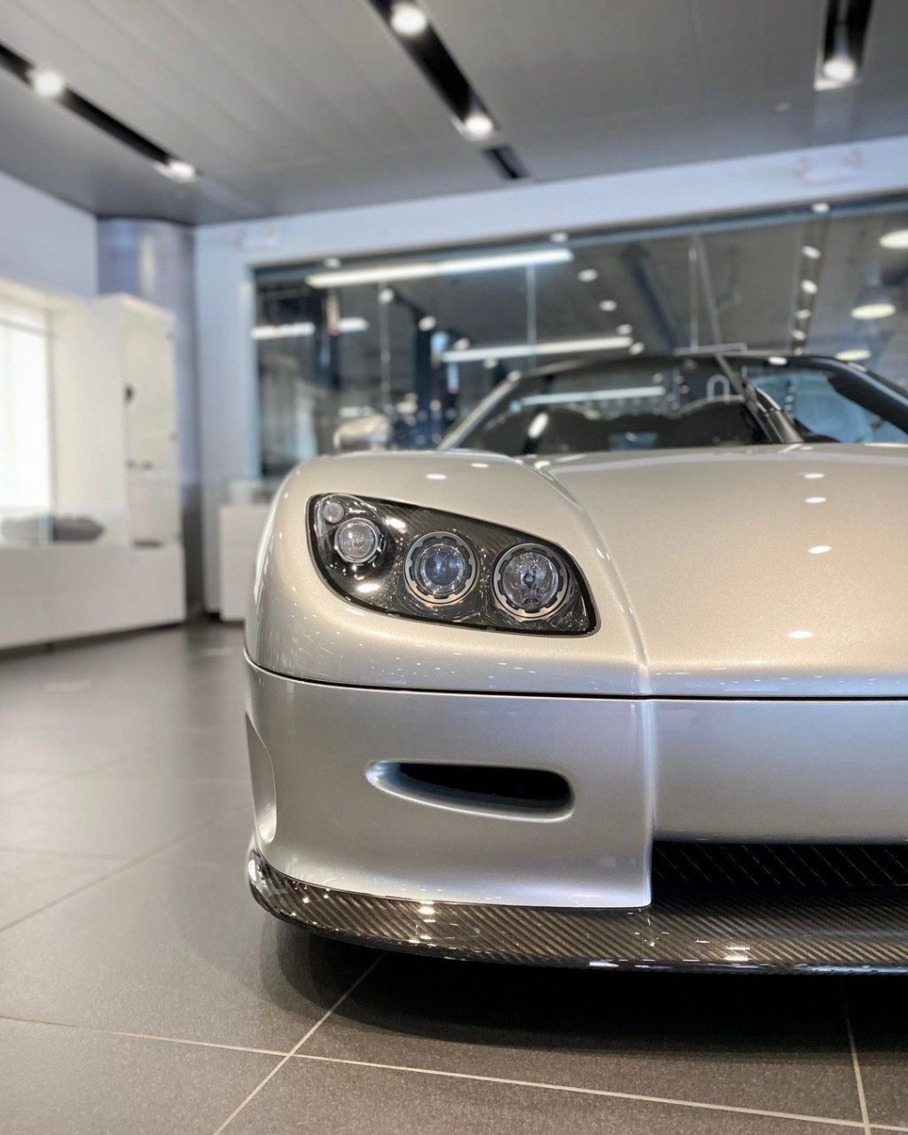 科尼赛克ccr是瑞典超级跑车制造商科尼赛克(koenigsegg)生产的一款