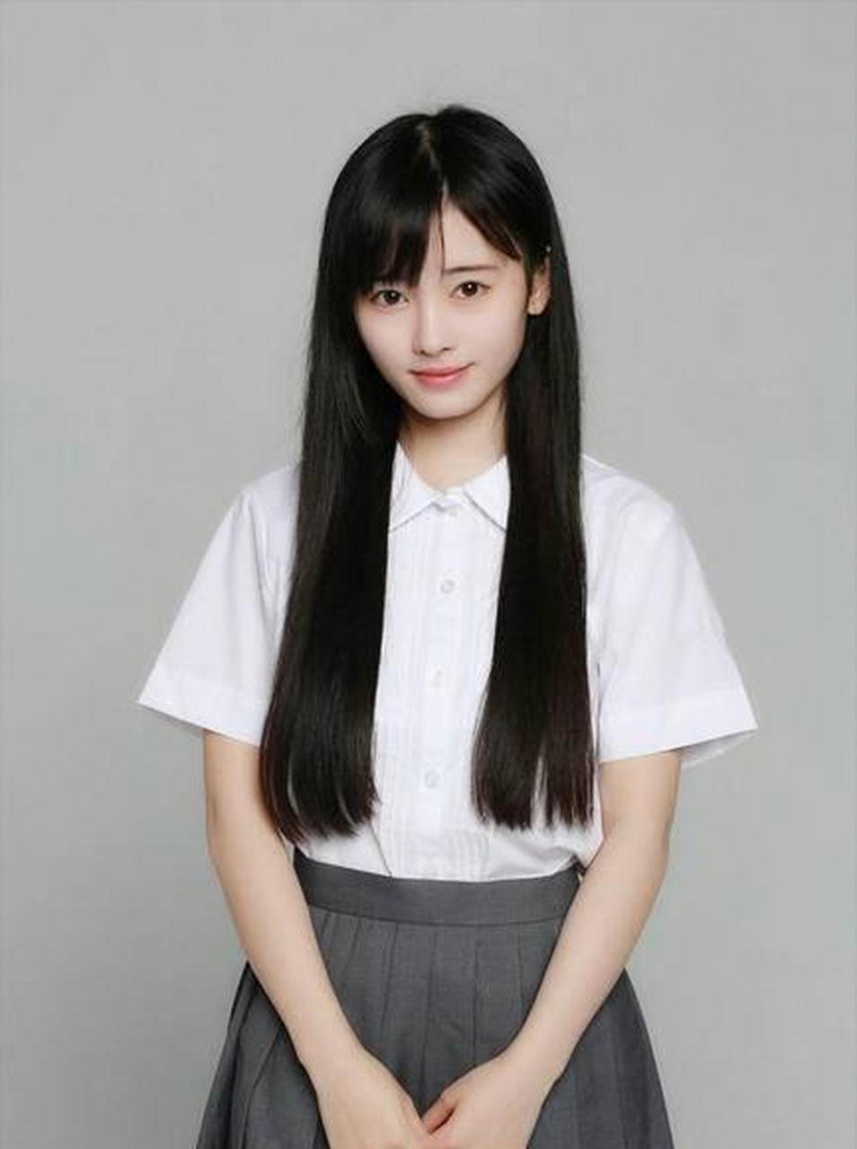 长发清纯可爱少女