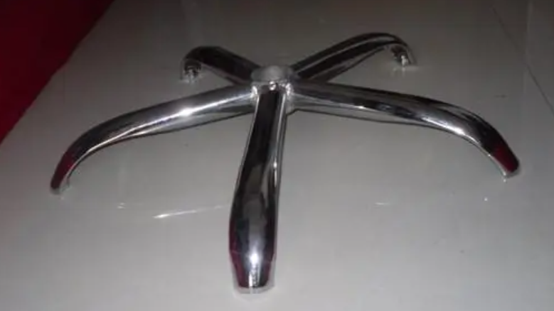 钢制脚和尼龙脚的区别