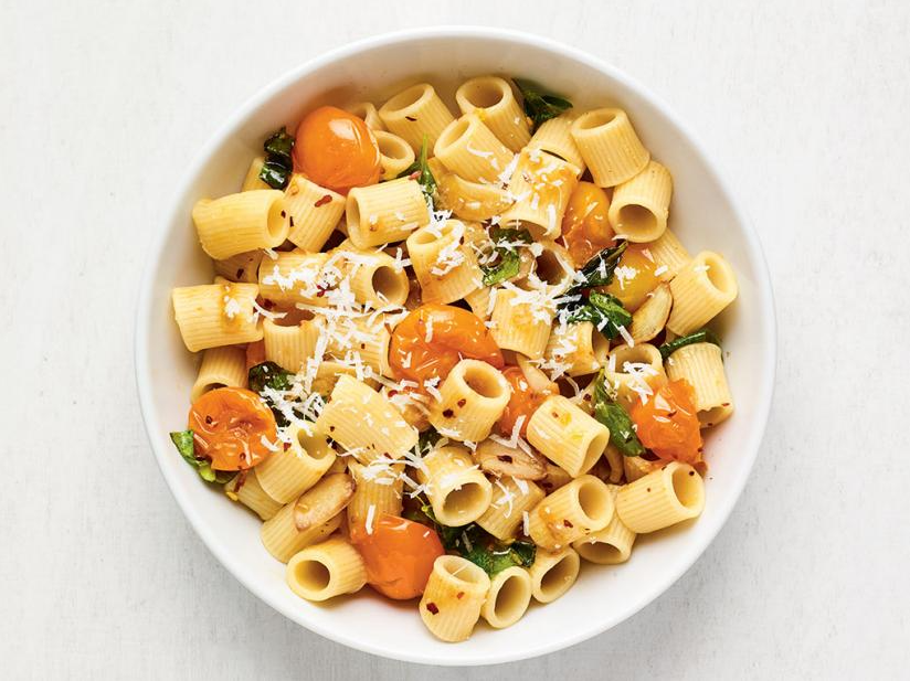 mezzi rigatoni 配黄番茄酱