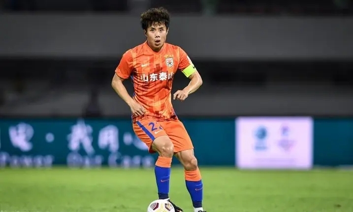 蒿俊闵负面缠身,但鲁能并没反感,大方承认,比肩郑智李霄鹏平!