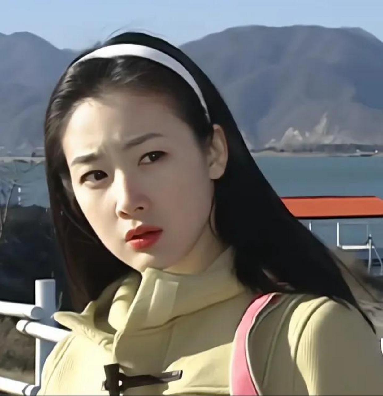 《冬季恋歌》里的崔智友,很干净很舒服,气质如兰,胜过宋慧乔