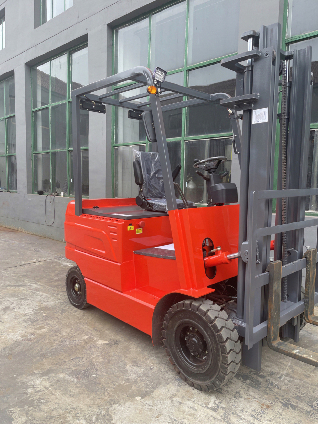 电动叉车 2吨1吨小型电叉车四轮座驾式液压升降叉车3吨全自动