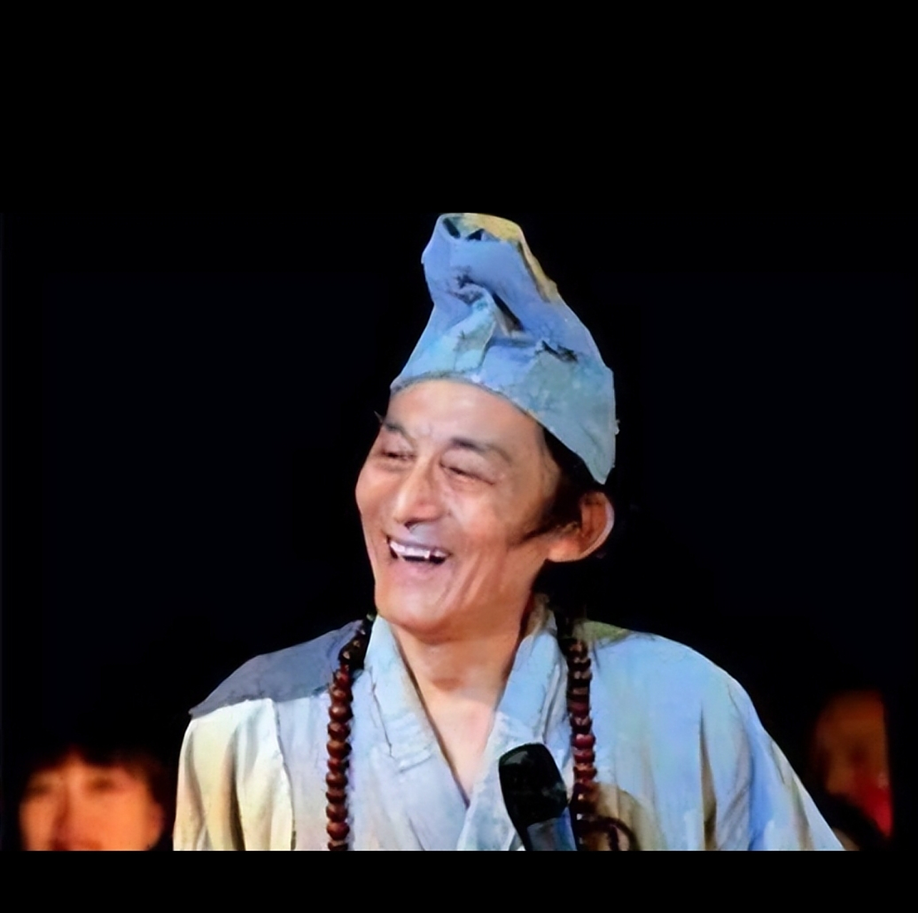 《济公icon》里面的济公一角,严顺开甚至直接去了电视台争取这一角色