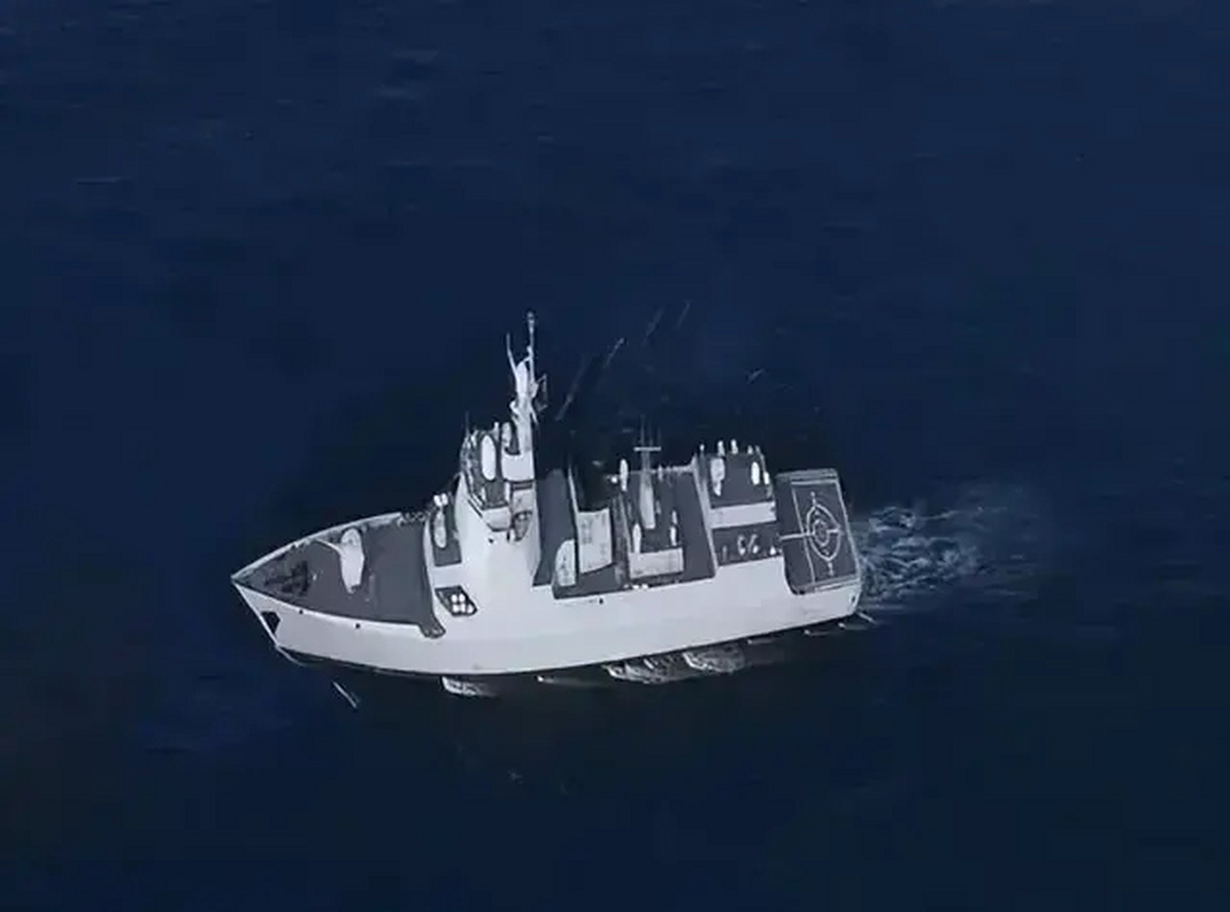 随着局长的退休,战忽局已经后继无人,而90后00后为主的新一代军旅摄影