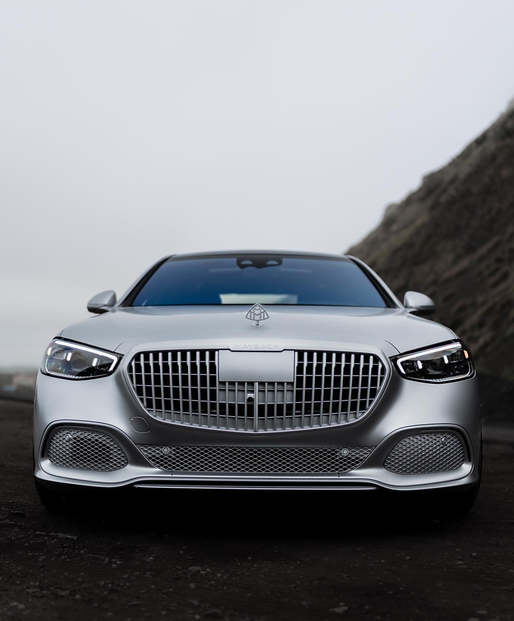 999999银色宇宙飞船 迈巴赫s680999999 676767