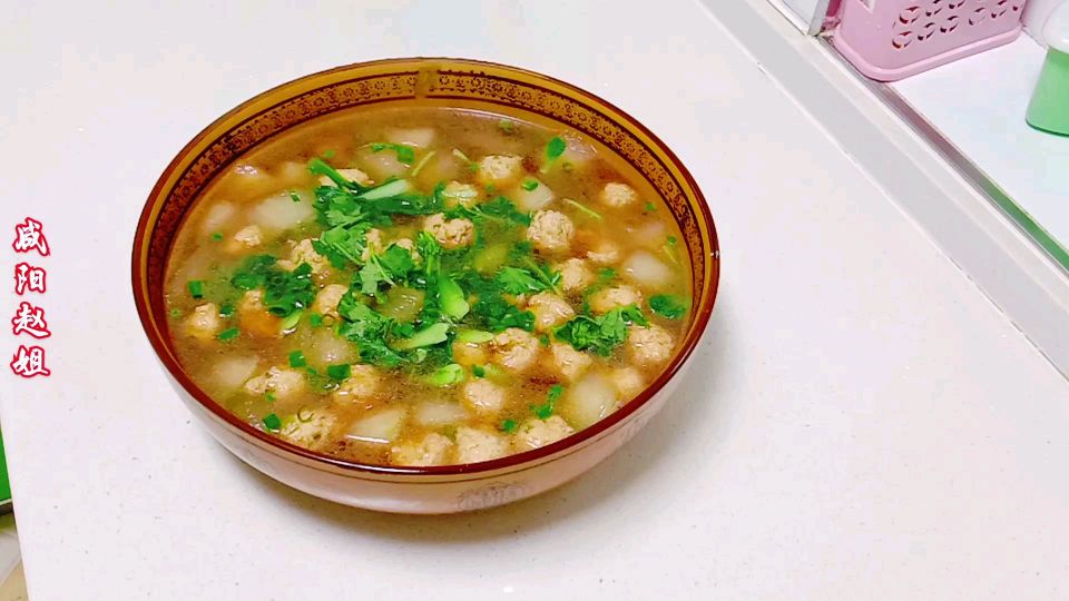 冬瓜鸡肉丸子汤的家常做法,汤鲜味美,丸子Q弹好吃,简单美味
