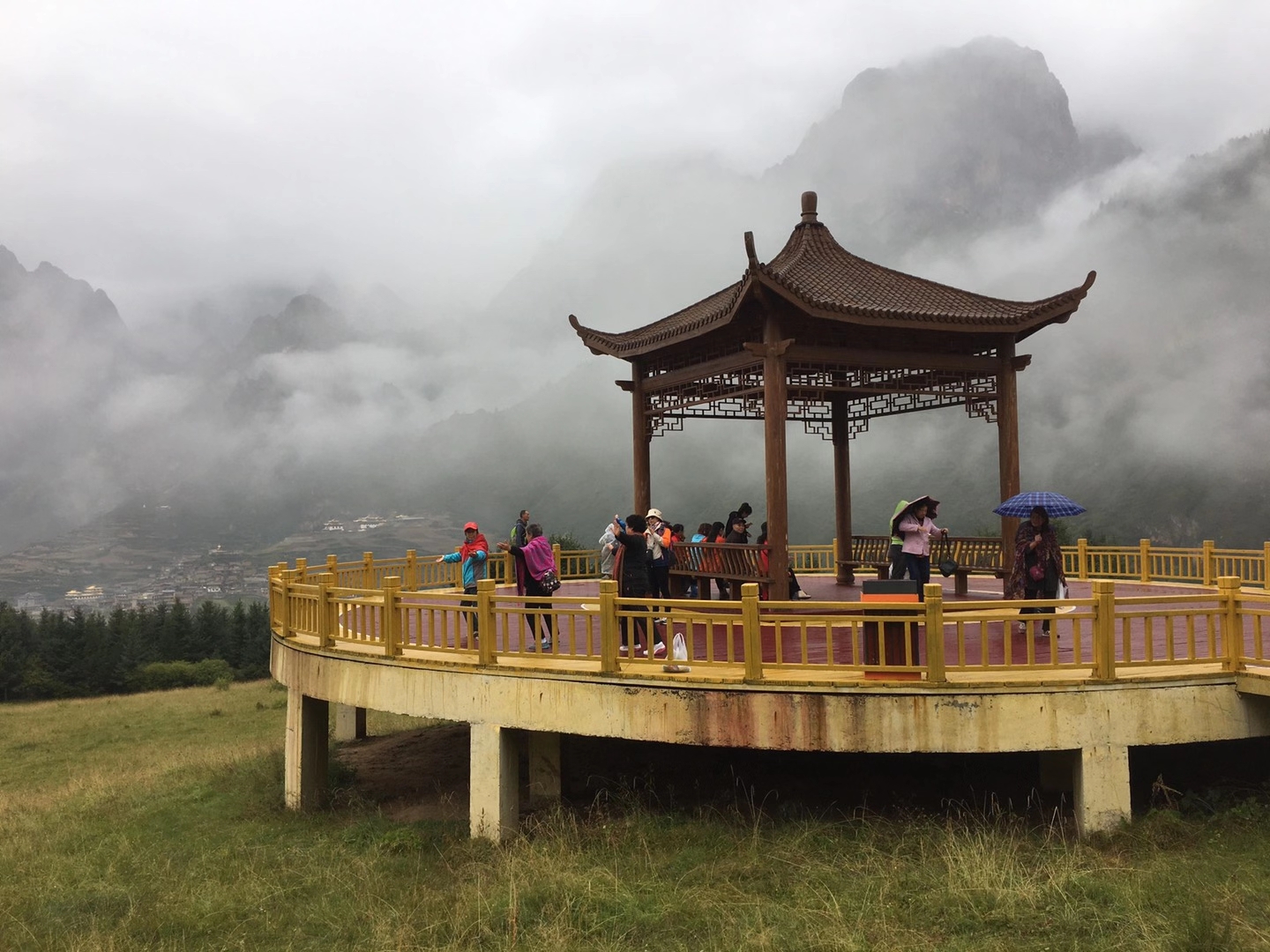 扎尕那仙女湖景区图片