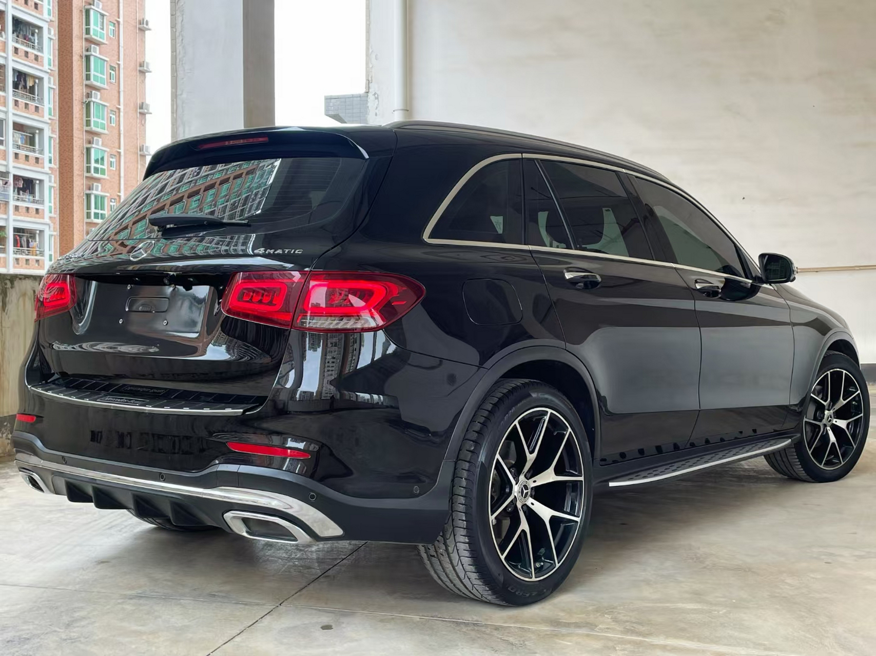 奔驰-glc260l   2021款 4matic 豪华  改装gle amg 轮毂 ,集经典豪华