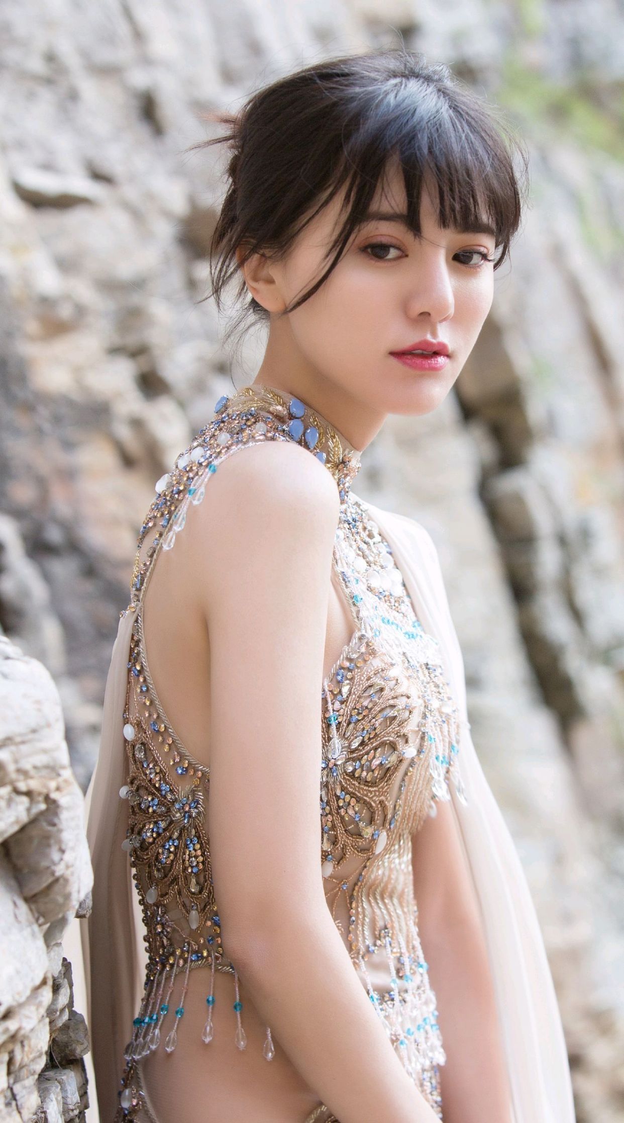 藏族歌手阿兰高清写真美图,人美歌甜,气质独特