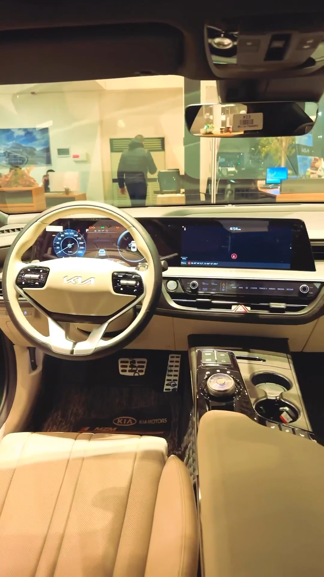 起亚全新豪华轿车,内饰实在太高档了,起亚k8旗舰产品