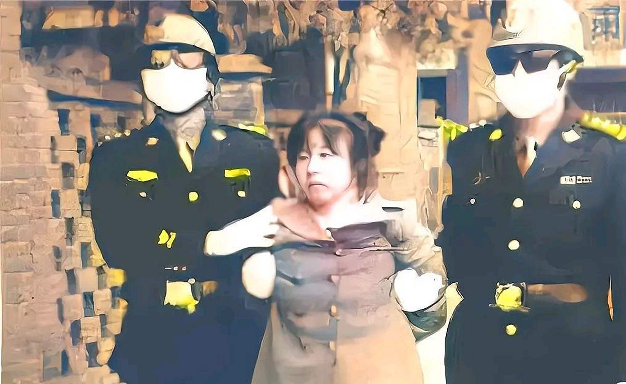 不仅两人年龄相差10岁,马文杰还是萧月玲的远房表妹!