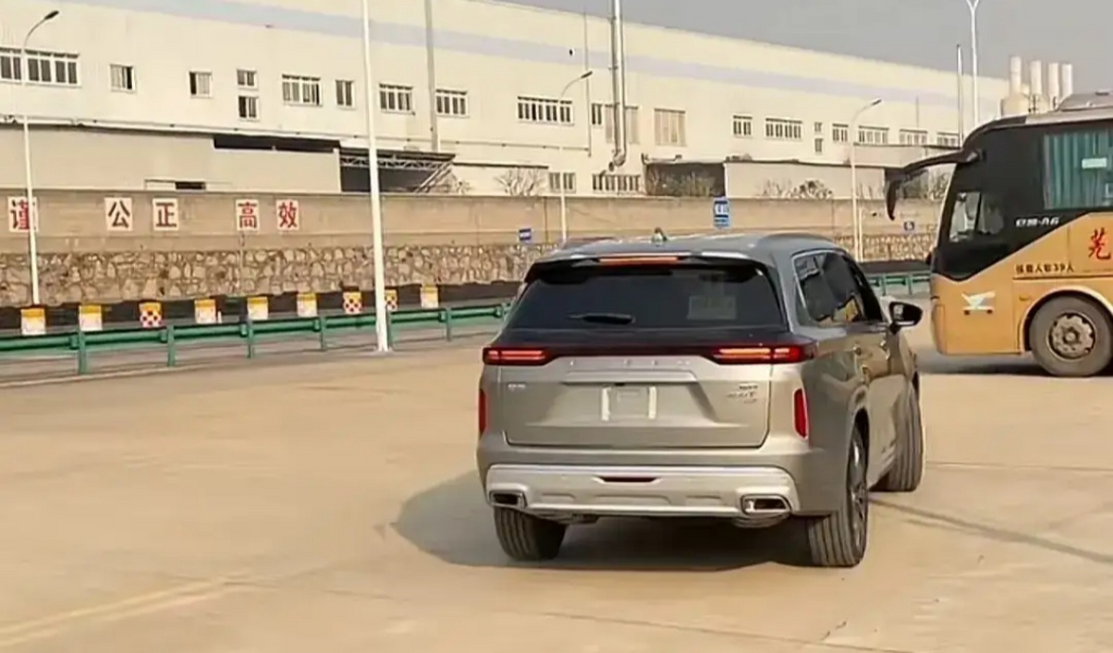 星途揽月再无短板,爱信8at实车亮相,外观改了,内饰改了,变速箱也改了