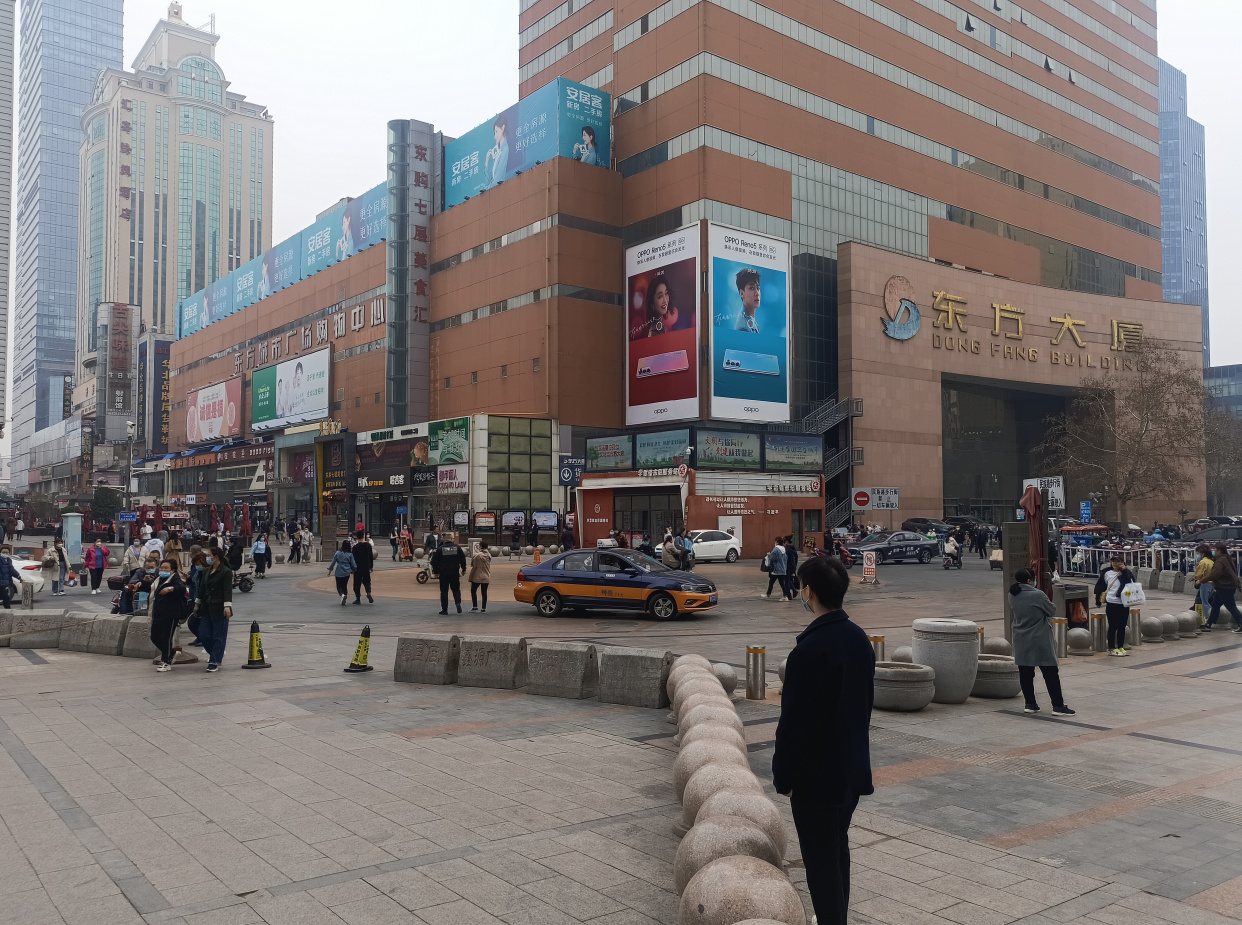 石家庄东方城市购物中心户外墙体广告大牌招商出租