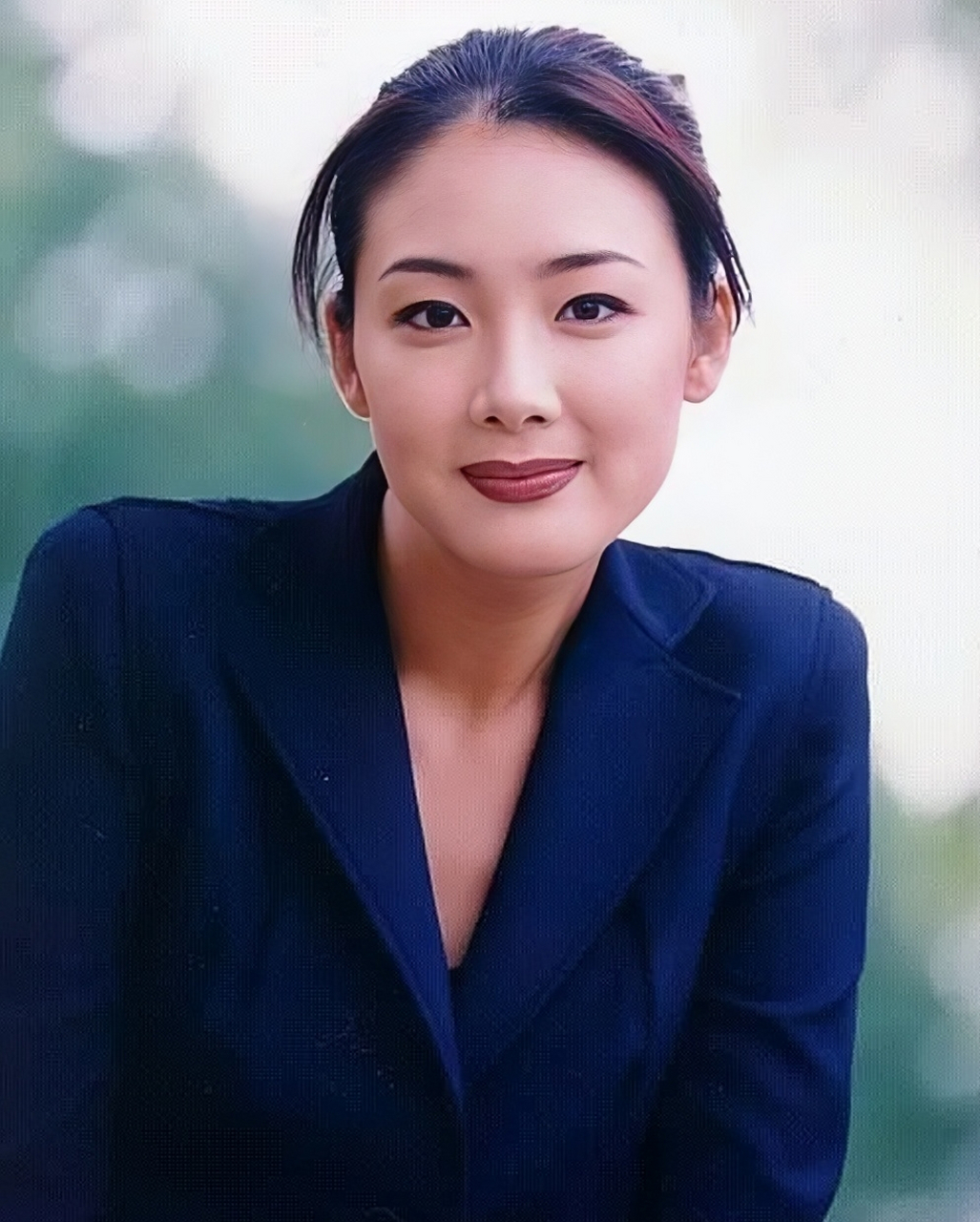 崔智友,1975年6月11日出生于韩国釜山,毕业于汉阳大学的电影系mbc第23