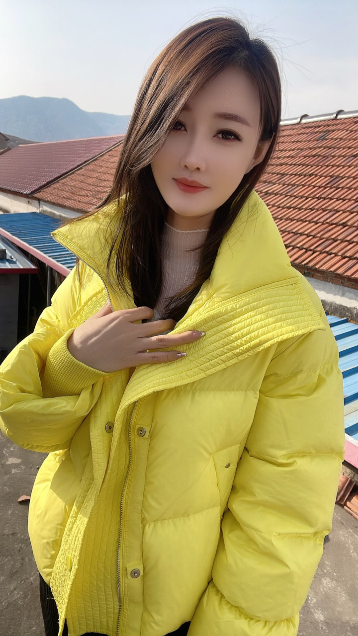 给大家推荐一个超级接地气的山东临沂网红美女王小丫,双子座的,年龄