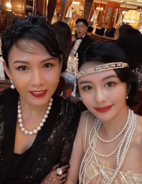 邱淑贞女儿沈秀靖:22岁生日时尚秀,火辣身材备受称赞