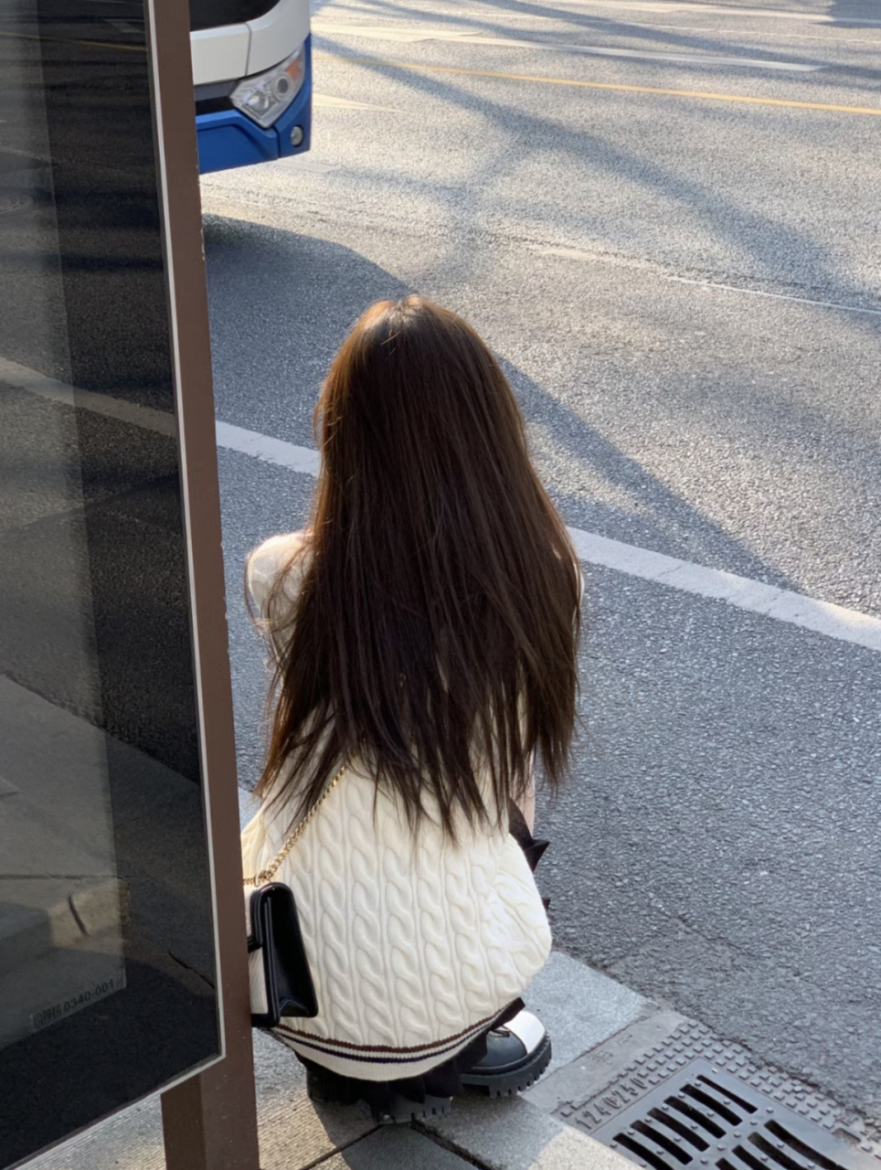 网友:不懂就要问,为啥美女看背影就知道她是个美女呢?