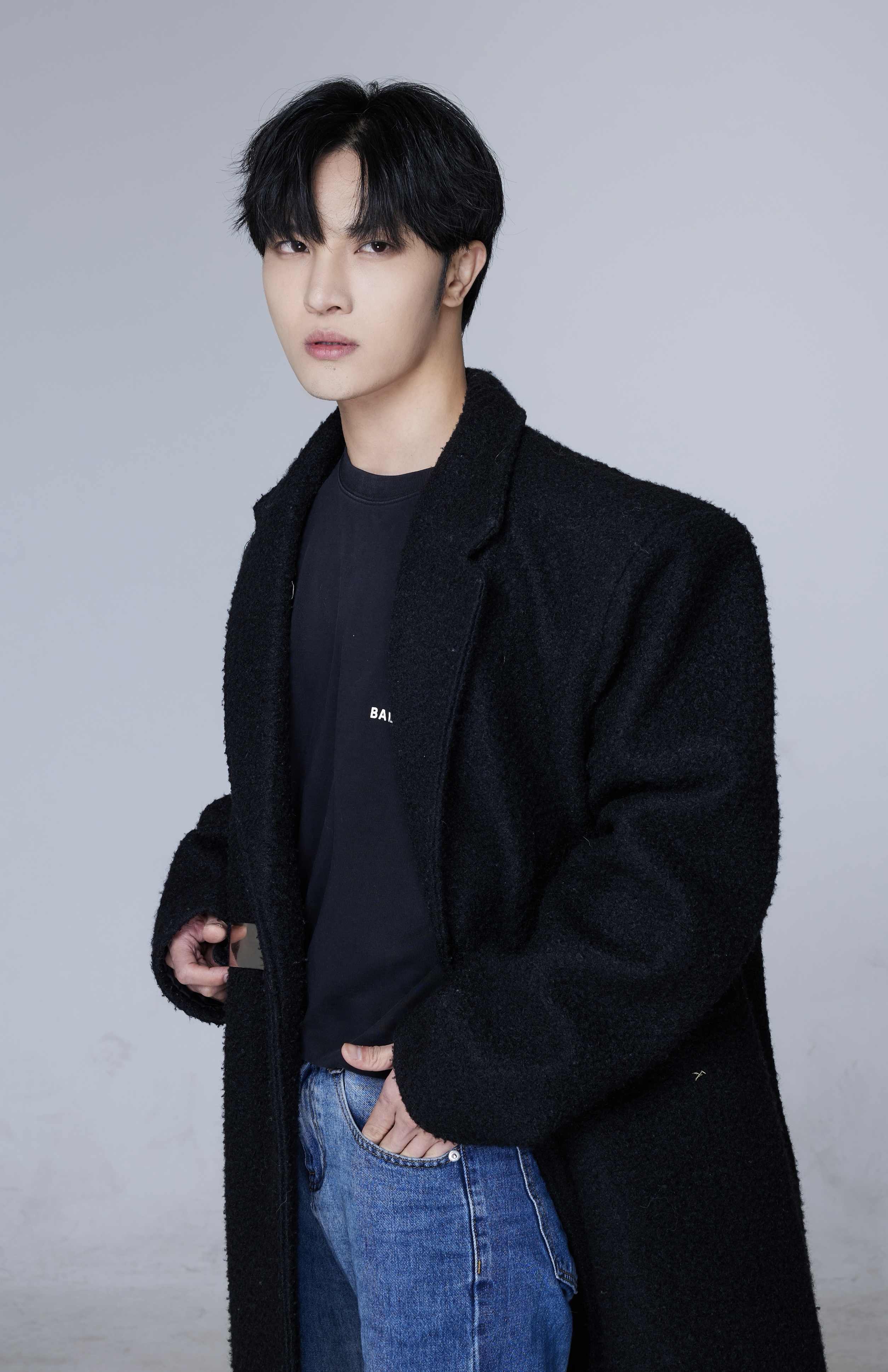 演员歌手韩松|冬季大衣硬照