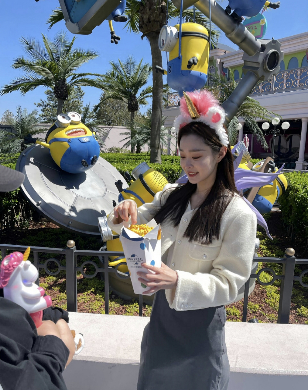 宋轶侧脸笑绝了,好美好甜#宋轶