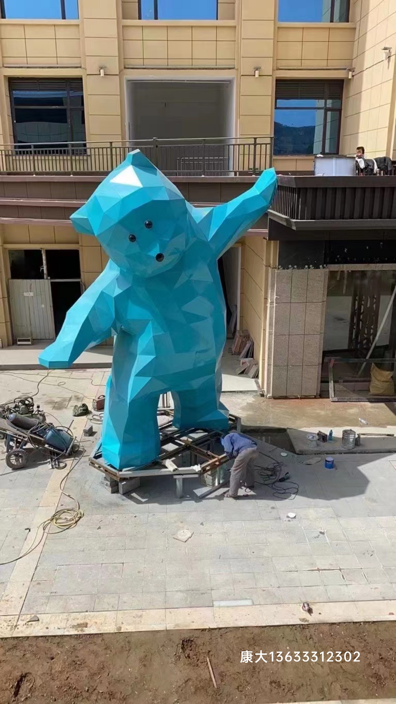 网红熊雕塑制作