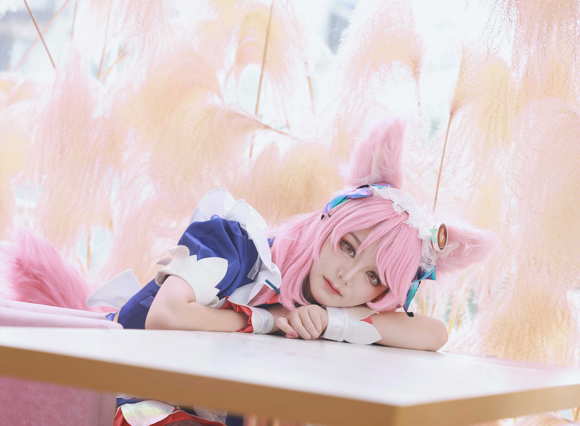 女仆妲己cos,凭这双"白丝"长腿,就能迷倒多少男人