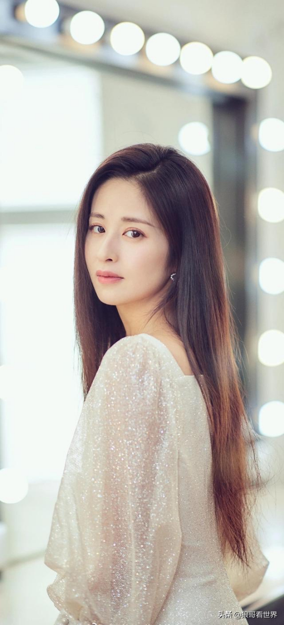 颖儿,本名刘颖,1988年12月12日生于湖南省常德市,中国内地女演员,歌手