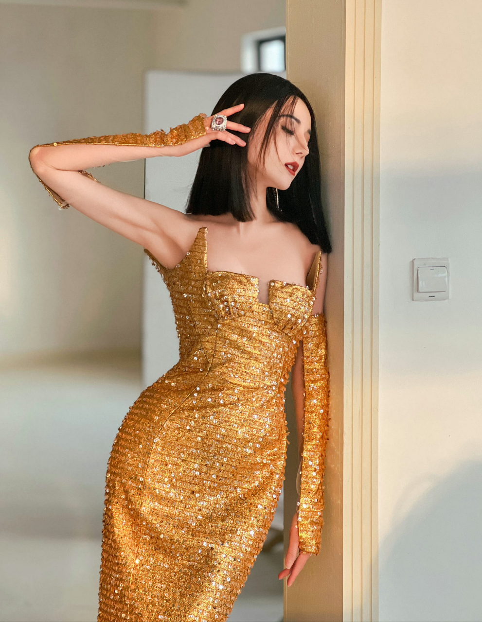 vogue时尚之力开幕夜# #迪丽热巴腰臀比震撼