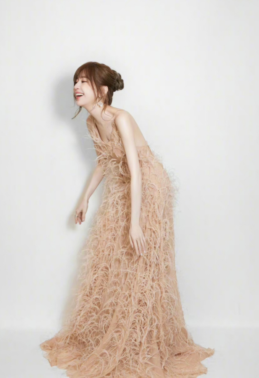 看王心凌好开心,应该是累的弯了腰,而王心凌是笑的弯了腰!#王心凌