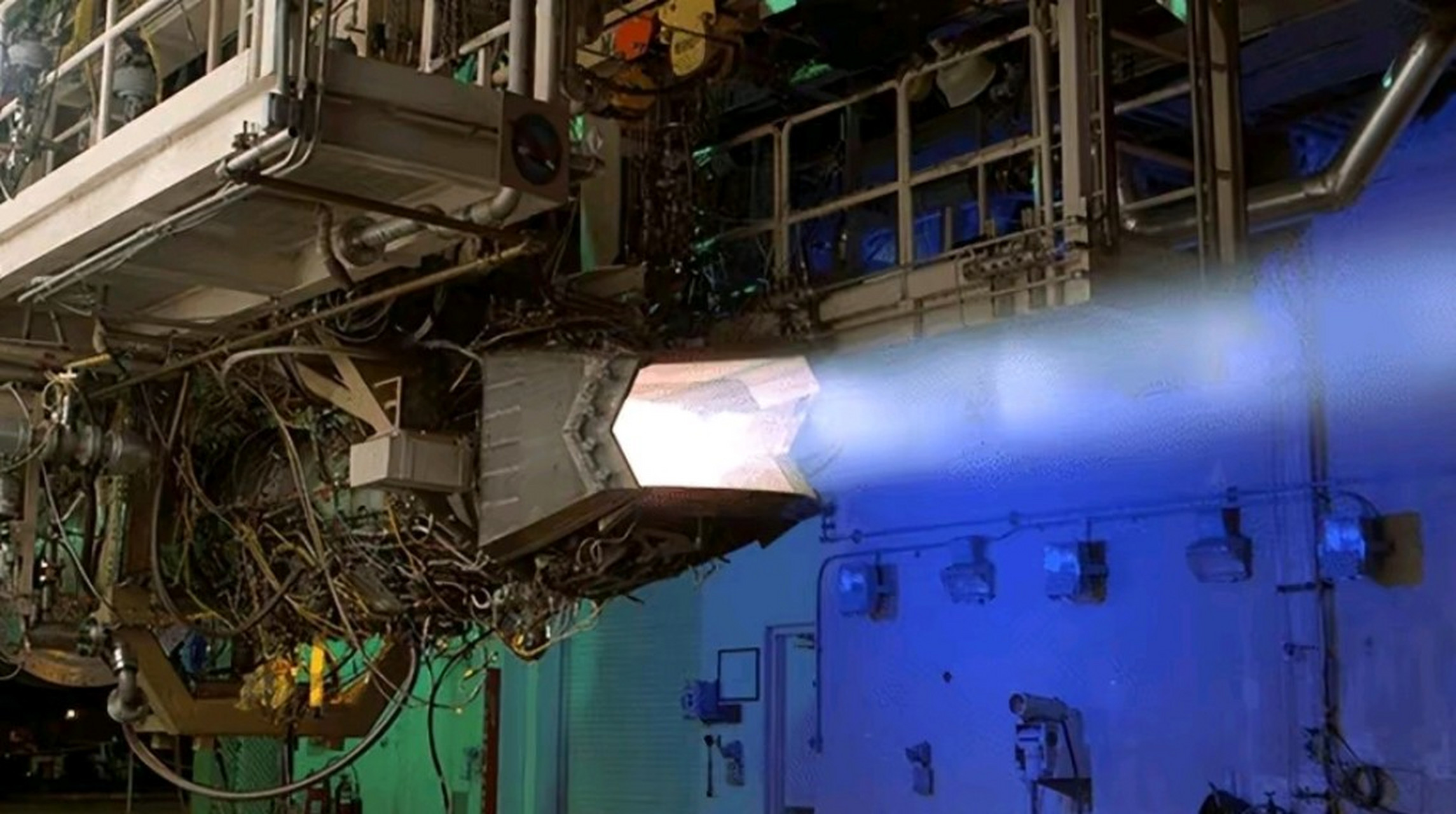 f22发动机推力虽然不如涡扇15,但寿命更长,是我们的几倍?