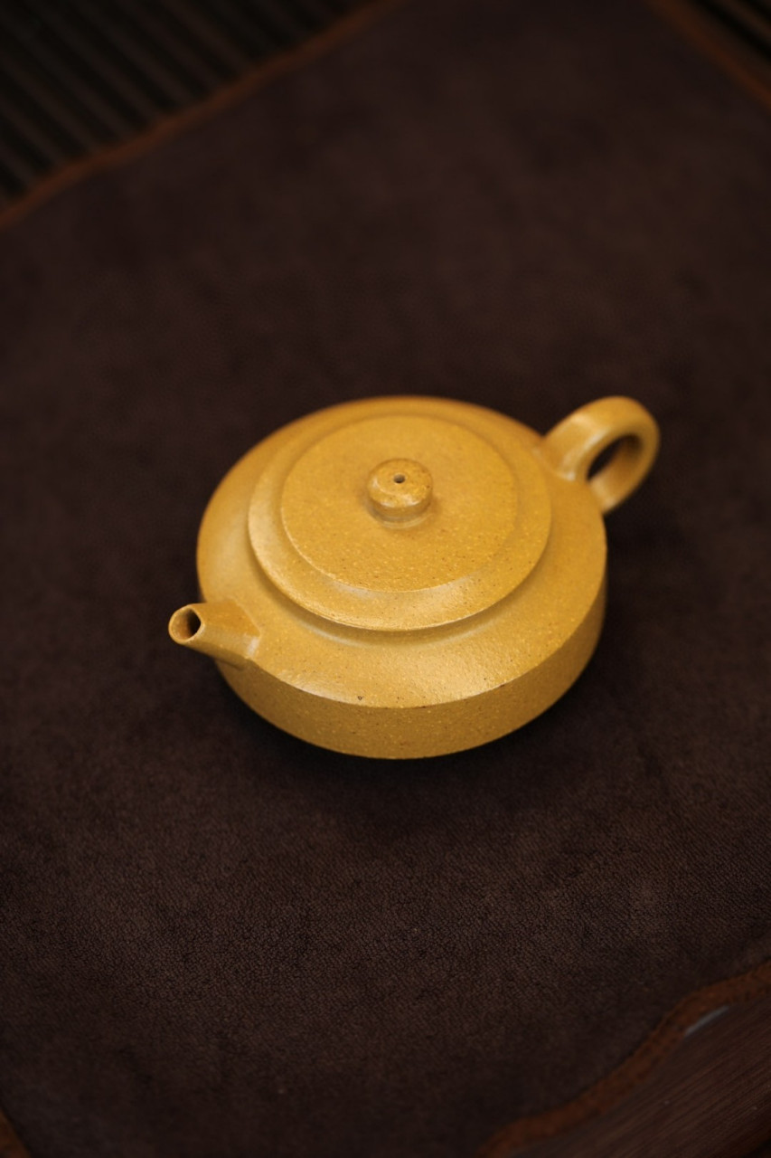 仲芳周盘|优质段泥|130cc|半手  制作精良,严谨,器型规整,端庄,转折