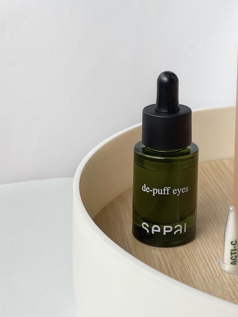 sepal流金眼精华 熬夜少女必备的眼精华啦!