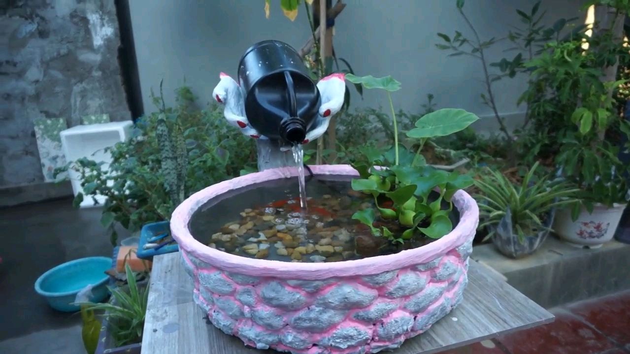 变废为宝——如何用旧油壶、水泥DIY制作创意鱼缸