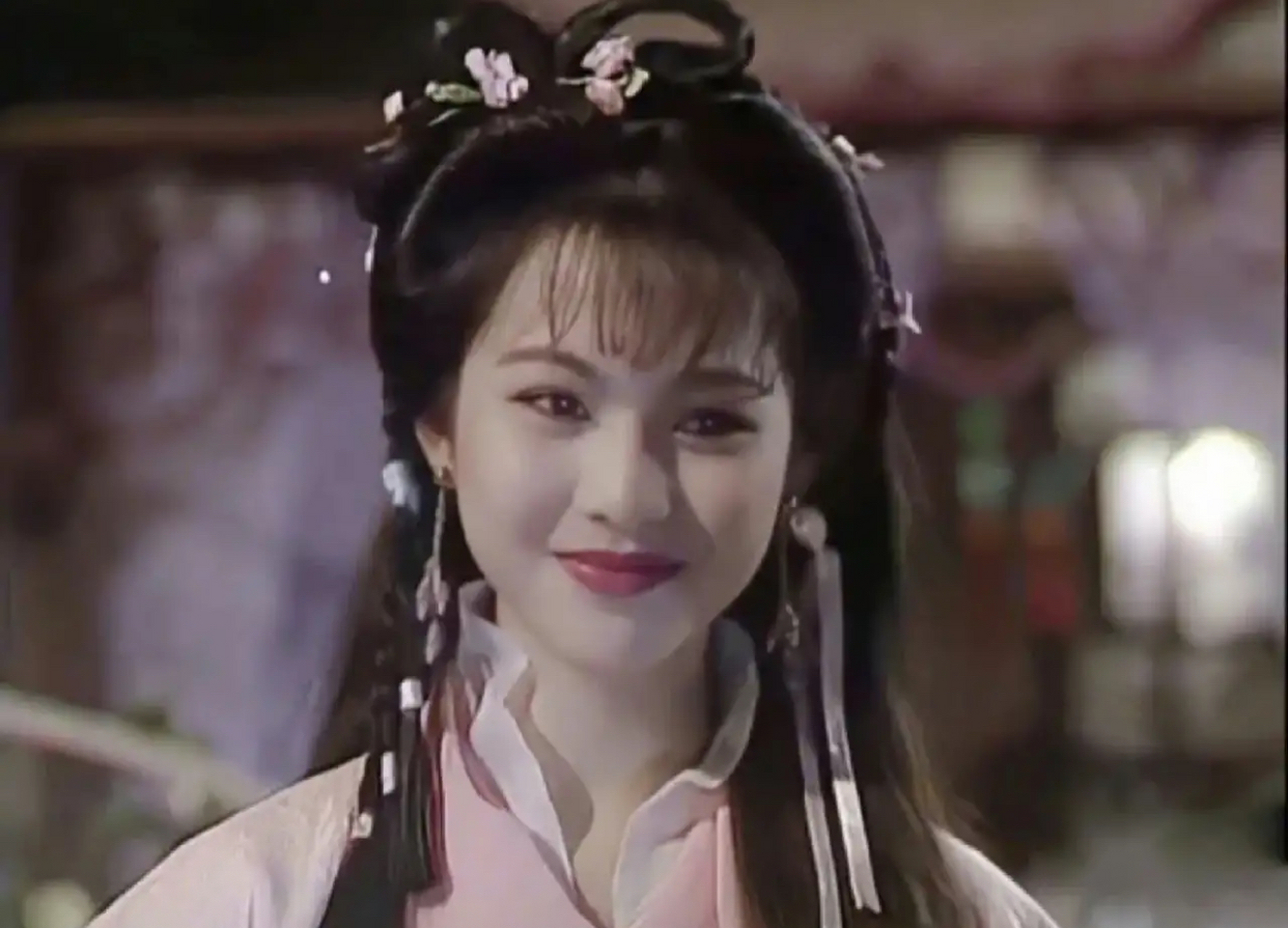 我还是喜欢香港古装剧里女演员的发型,越看越心动的感觉.