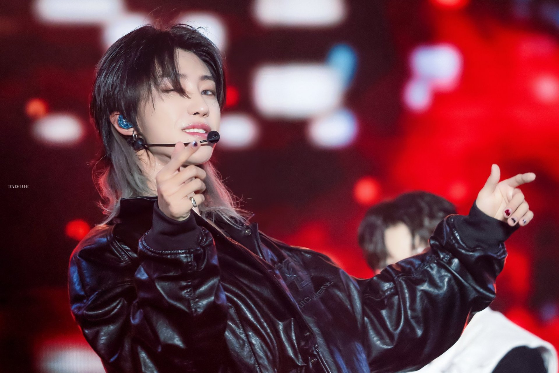 轻盈感和力量感并存舞蹈动作定格的绝妙瞬间,徐明浩也泰裤辣#明星娱乐