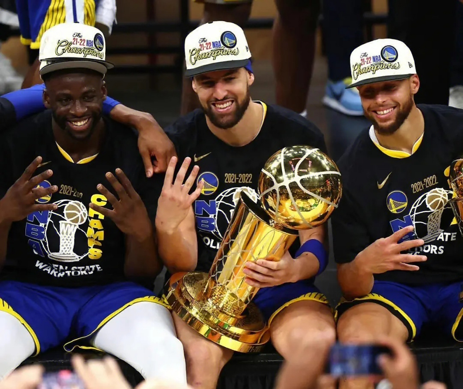 nba勇士队是一支位于美国加利福尼亚州奥克兰市的职业篮球队.