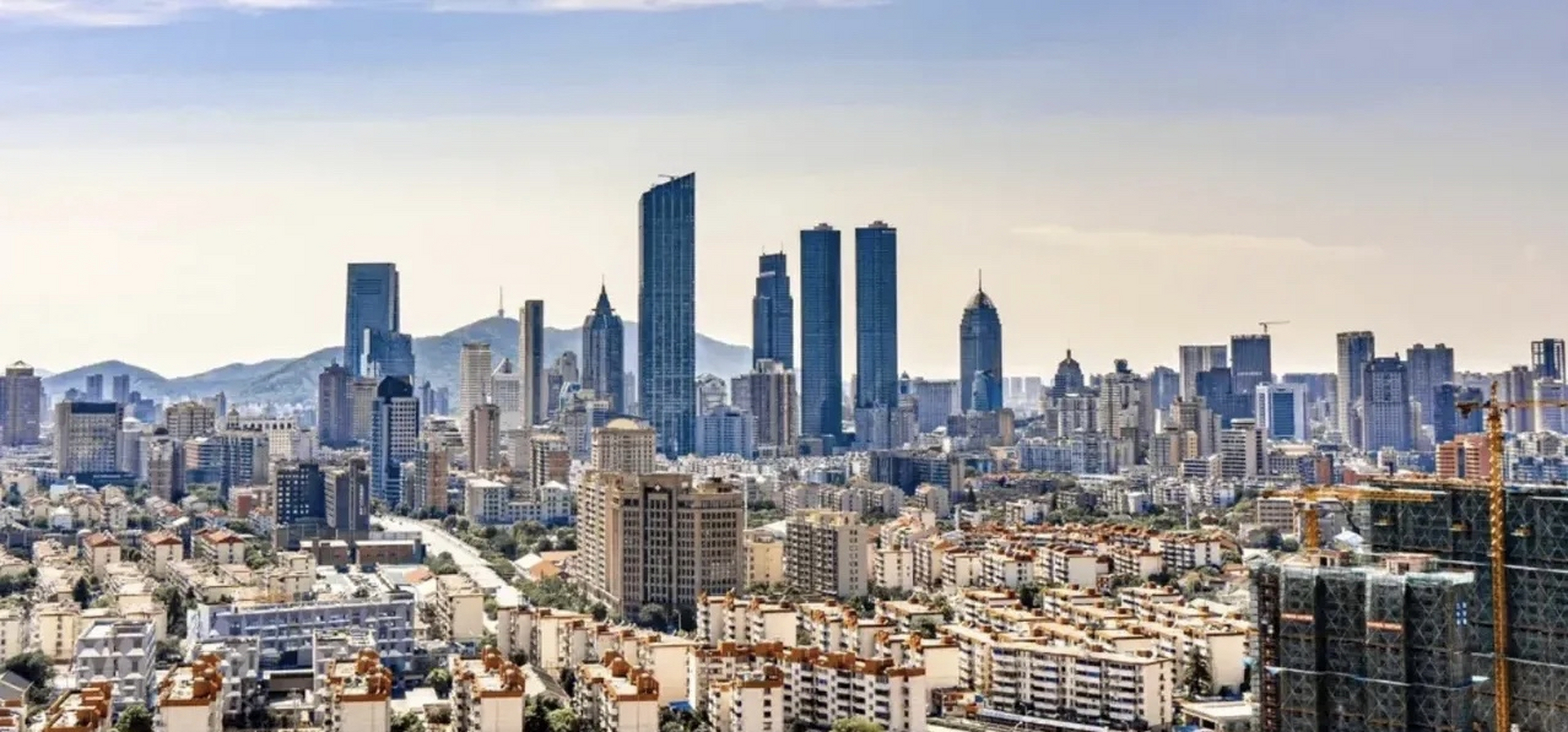 江阴市是无锡的一座县级市,经济实力不容小觑,2022年gdp达到4754.